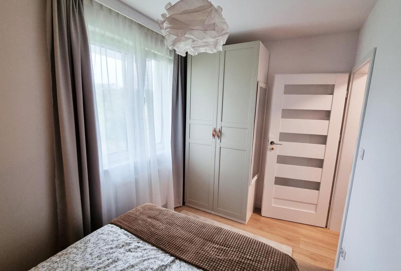 Apartament Mlody Gdansk - Bezplatny Parking, Mocne Wifi, Dobre Polaczenie Z Lotniskiem Kültér fotó